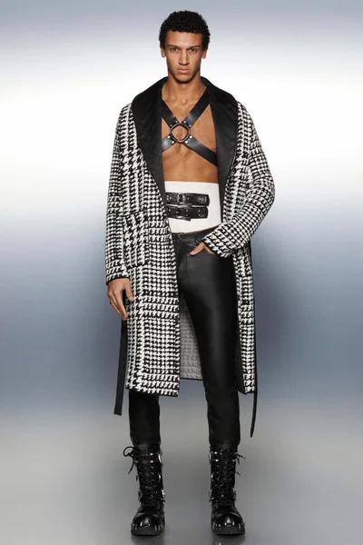 Look 10